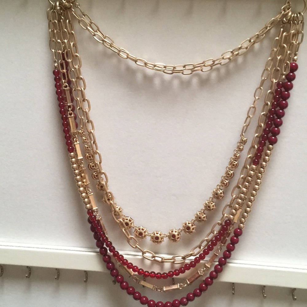 Premier necklace break up to 2 necklaces.